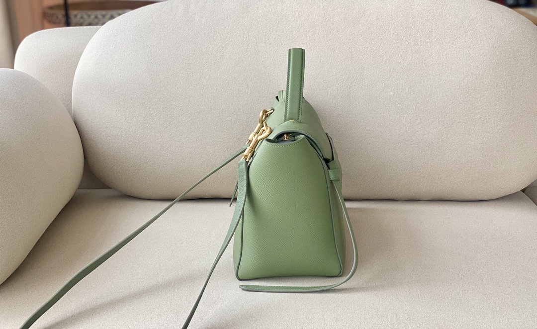 𝐂𝐞𝐥𝐢𝐧𝐞 BELT MICRO BAG in grained calfskin