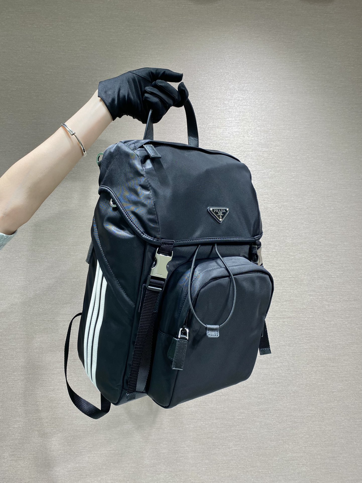 𝐏𝐑𝐀𝐃𝐀 New Shoulder Bag 2VZ135