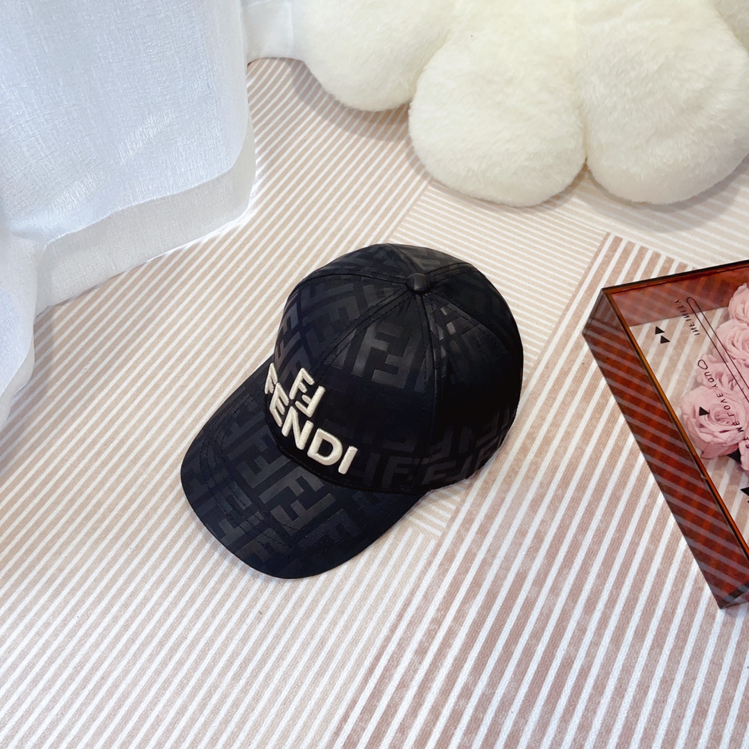 Fendi spring and summer new satin fabric double F presbyopia baseball cap