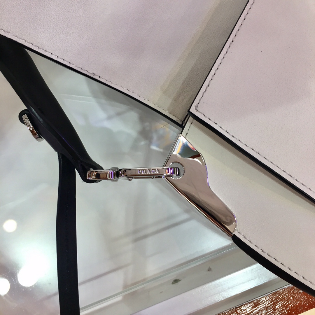 𝐏𝐑𝐀𝐃𝐀 Latest Women's 1BD168