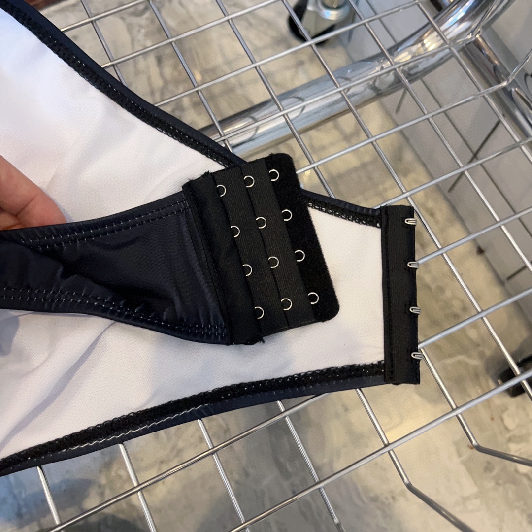 Chanel New scuba diving suits Beware of the swimming costume Bikini