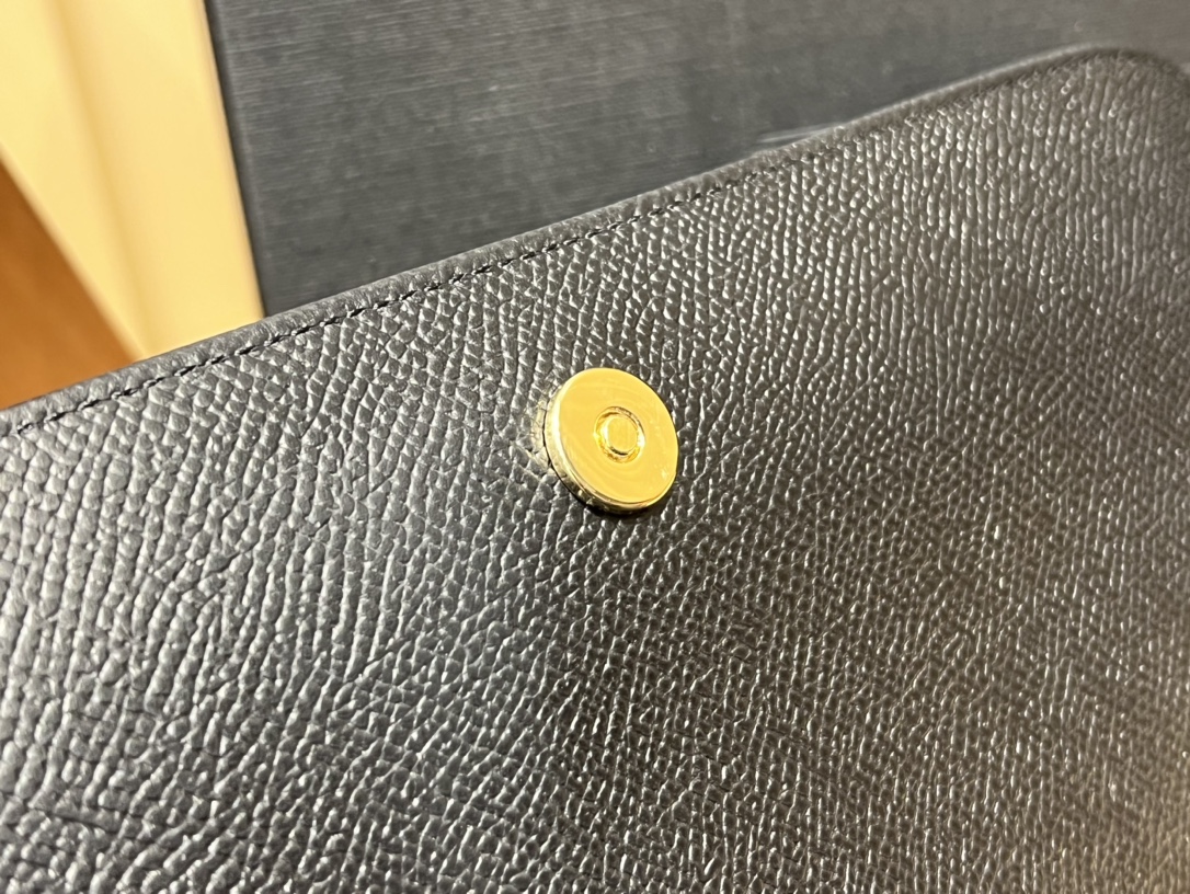 SAINT LAURENT 𝗨𝗻𝗶𝘃𝗲𝗿𝘀𝗶𝘁𝘆 𝗕𝗮𝗴 #416652original leather.JD