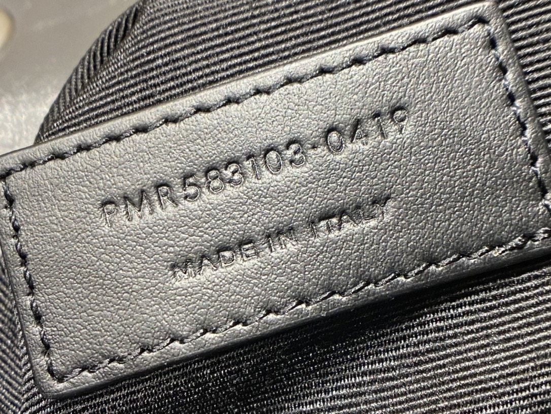 SAINT LAURENT  #583103