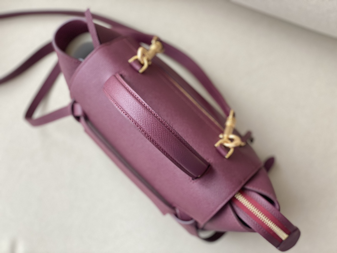 𝐂𝐞𝐥𝐢𝐧𝐞 BELT MICRO BAG in grained calfskin