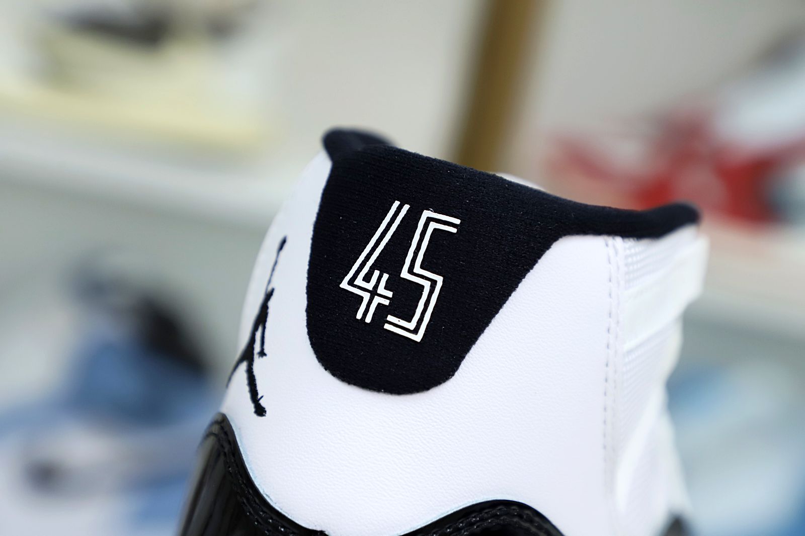 AIR JORDAN 11 RETRO CONCORD 2018