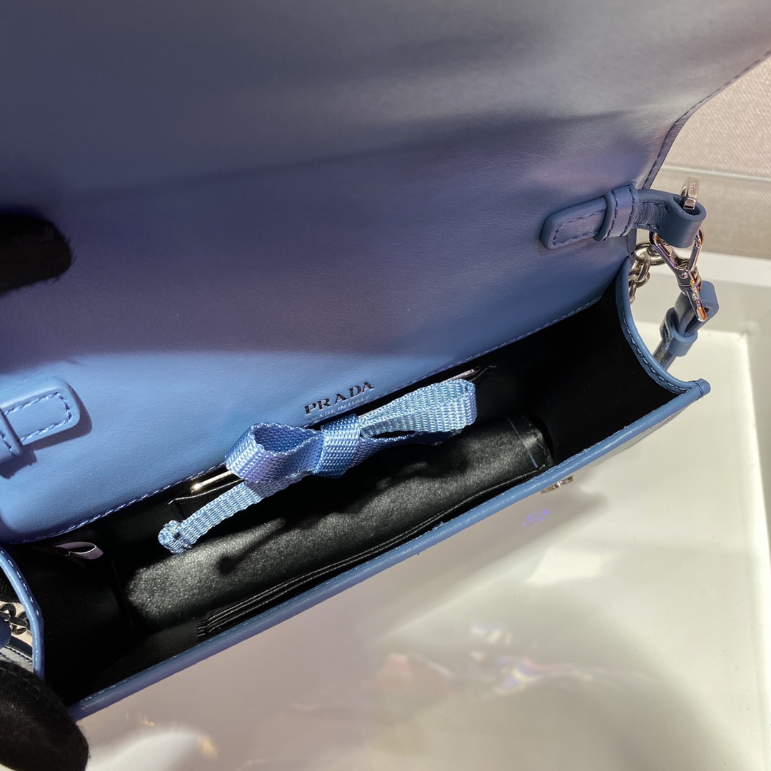 𝐏𝐑𝐀𝐃𝐀 1BP019 Crossbody bag