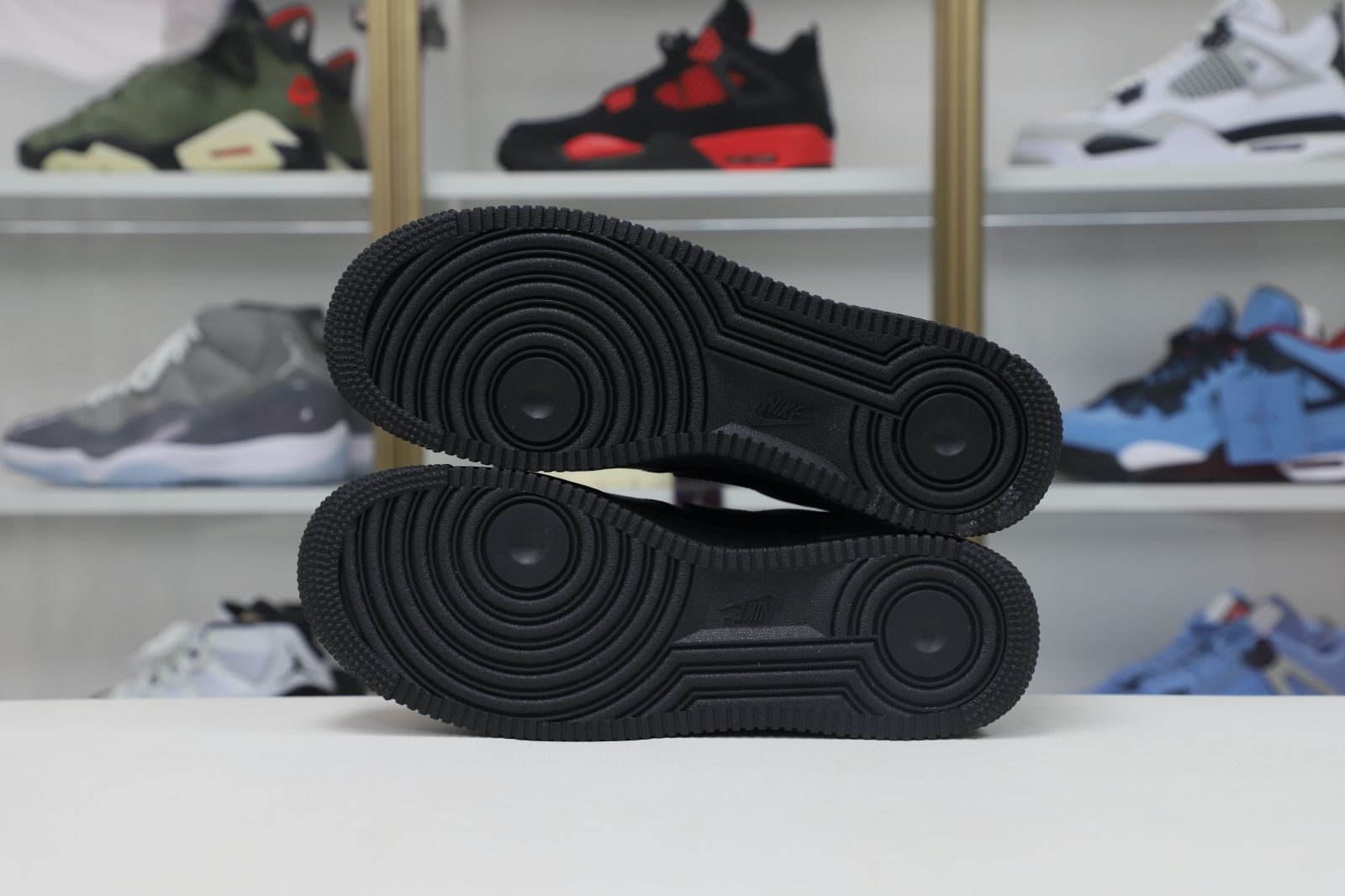 Supreme Nike Air Force 1 Low box logo