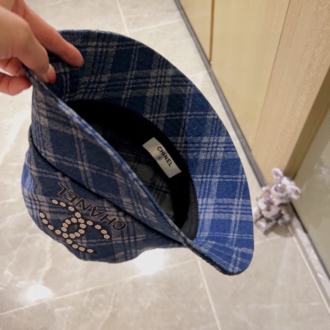 CHANEL bucket hat