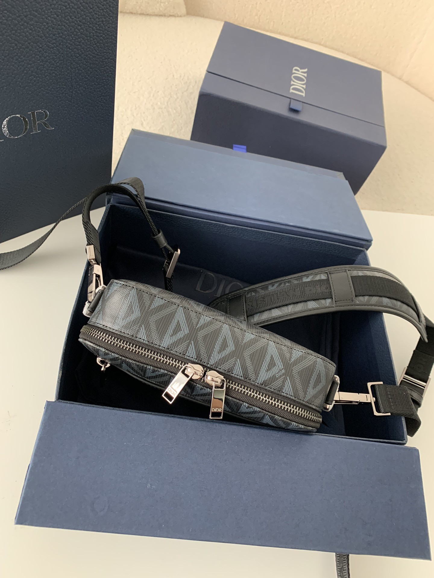 DIOR Men's SAFARI Messenger Bag, Top Quality Size: 22 * 15 * 6cm