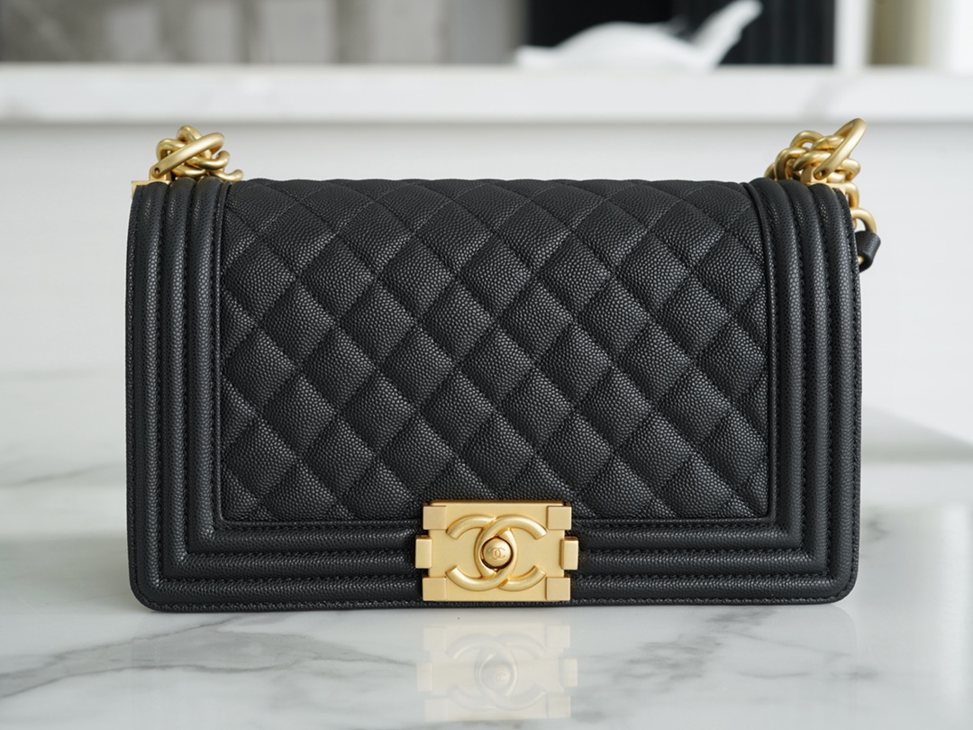 𝗖𝗵𝗮𝗻𝗲𝗹 𝗟𝗲𝗯𝗼𝘆 Imported custom caviar calfskin:Small ball pattern Medium Black Gold