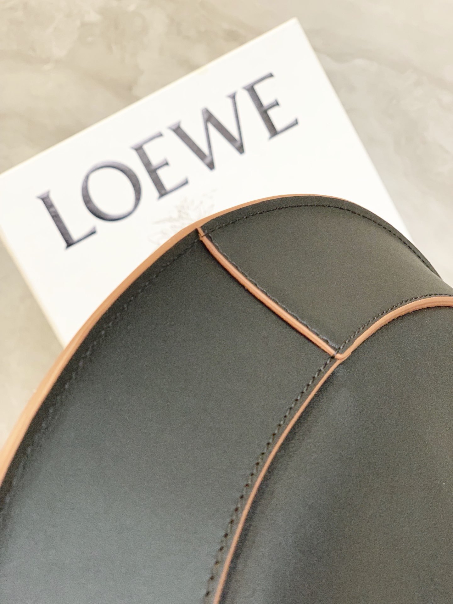 LOEWE Horseshoe flying saucer bag