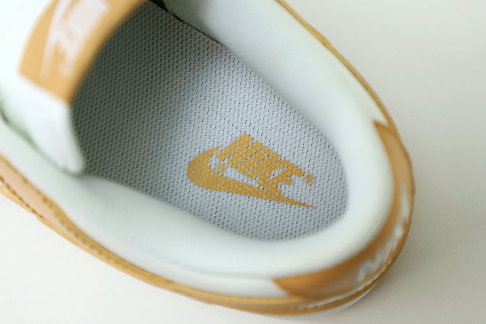 WMNS DUNK LOW HARVEST MOON