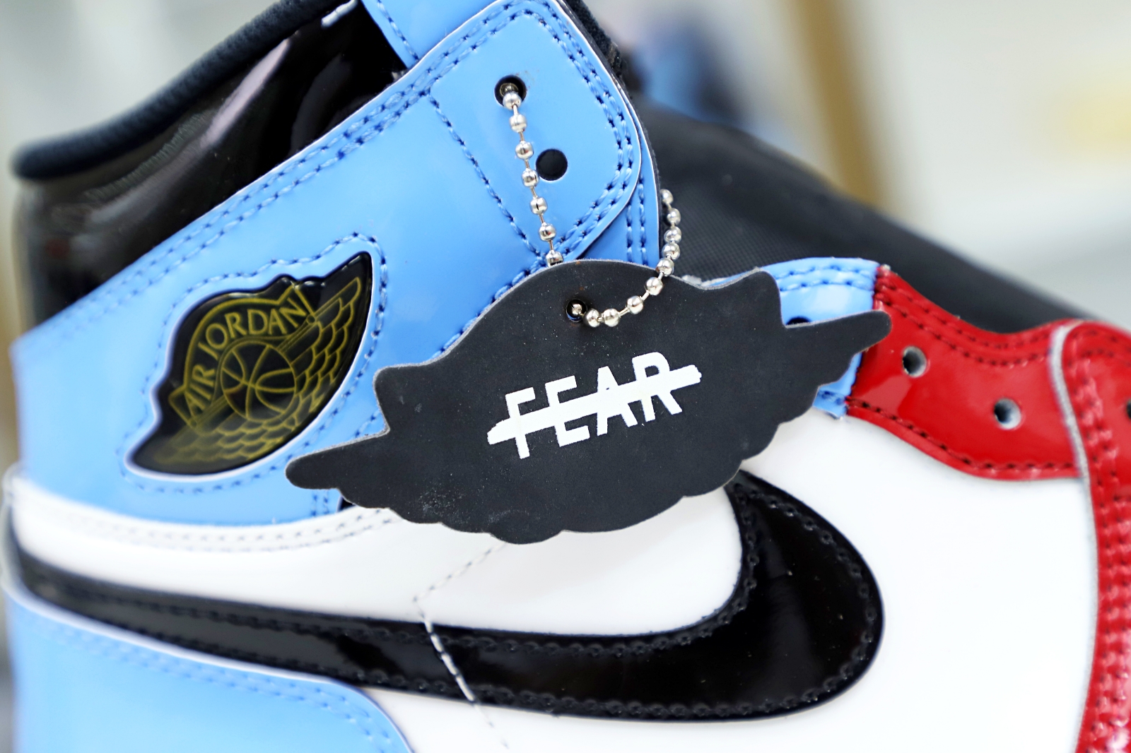 AIR JORDAN 1 RETRO HIGH OG FEARLESS