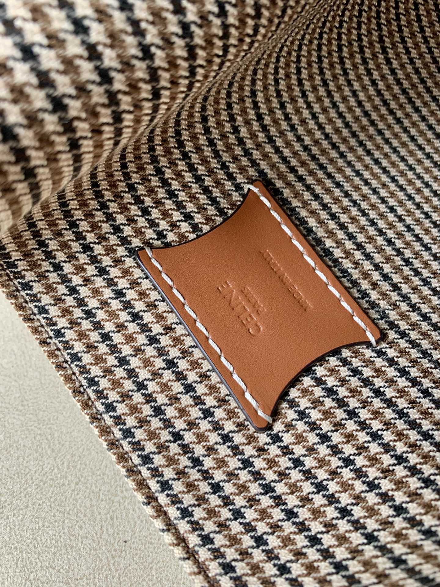 𝐂𝐞𝐥𝐢𝐧𝐞 BUCKET MAILL𝐂𝐞𝐥𝐢𝐧𝐞 BIG BAG NANO bucket bag in tweed and smooth calfskin