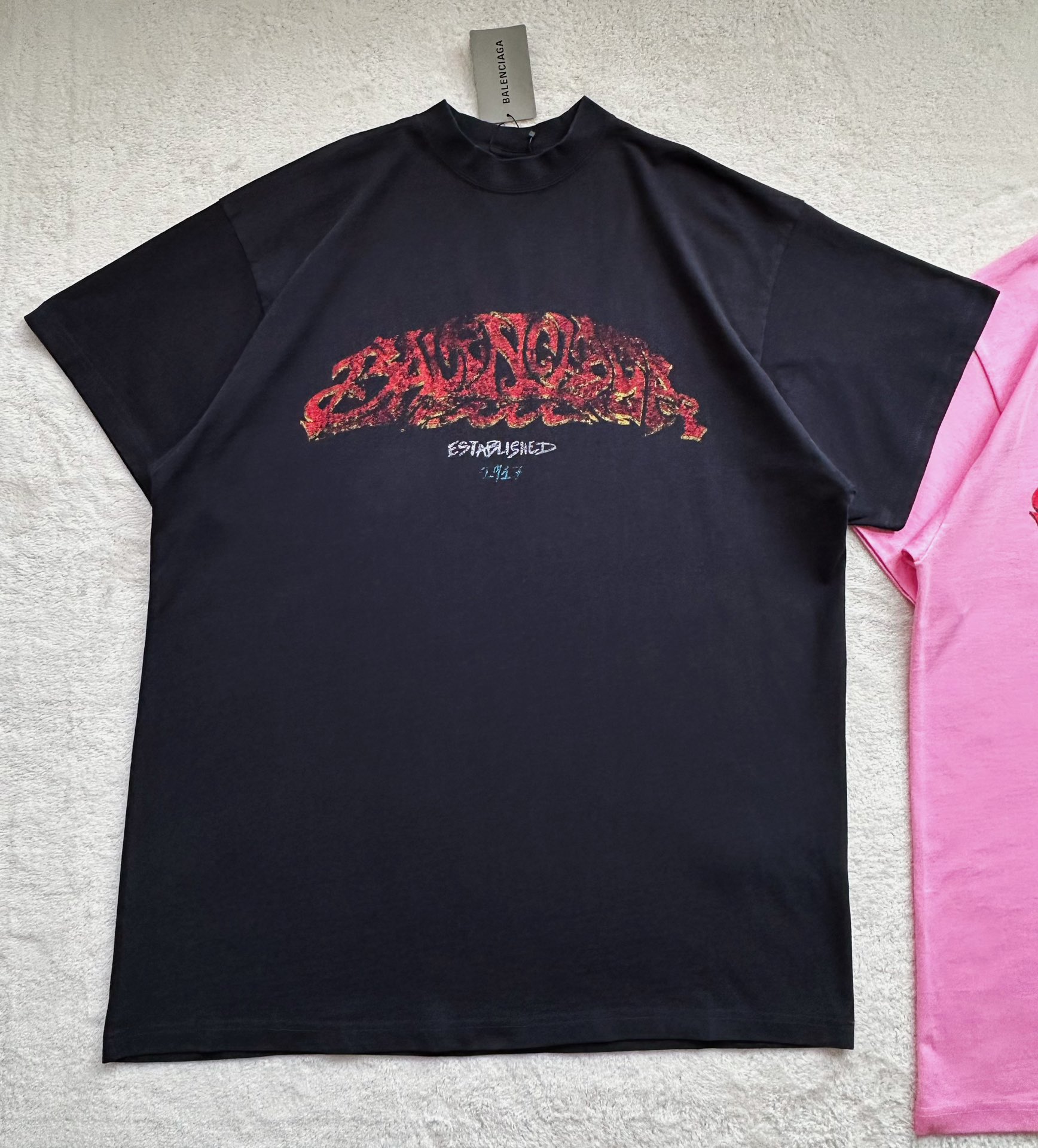 Balenciaga...🔥Flame floral print round neck and short sleeves