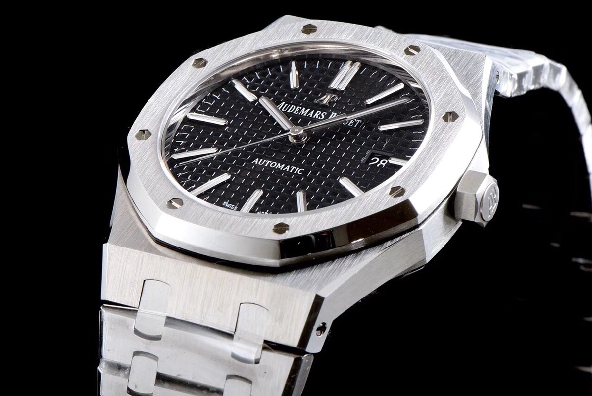 Audemars Piguet Royal Oak 15400 Series Men's Watch 41mm