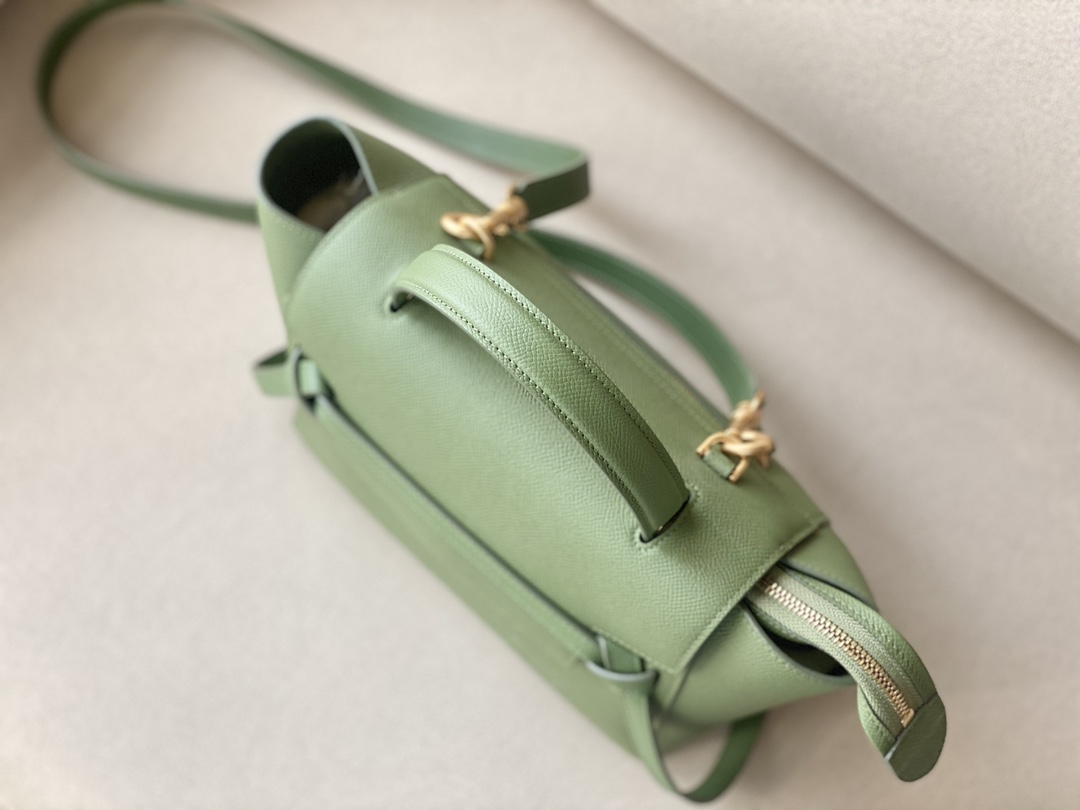 𝐂𝐞𝐥𝐢𝐧𝐞 BELT MICRO BAG in grained calfskin
