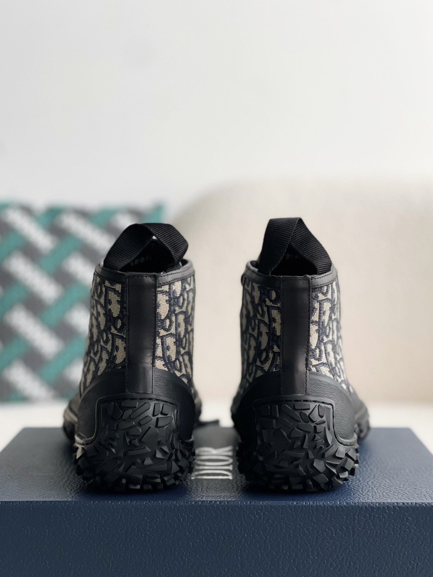 Dior B28 high-top Sneakers