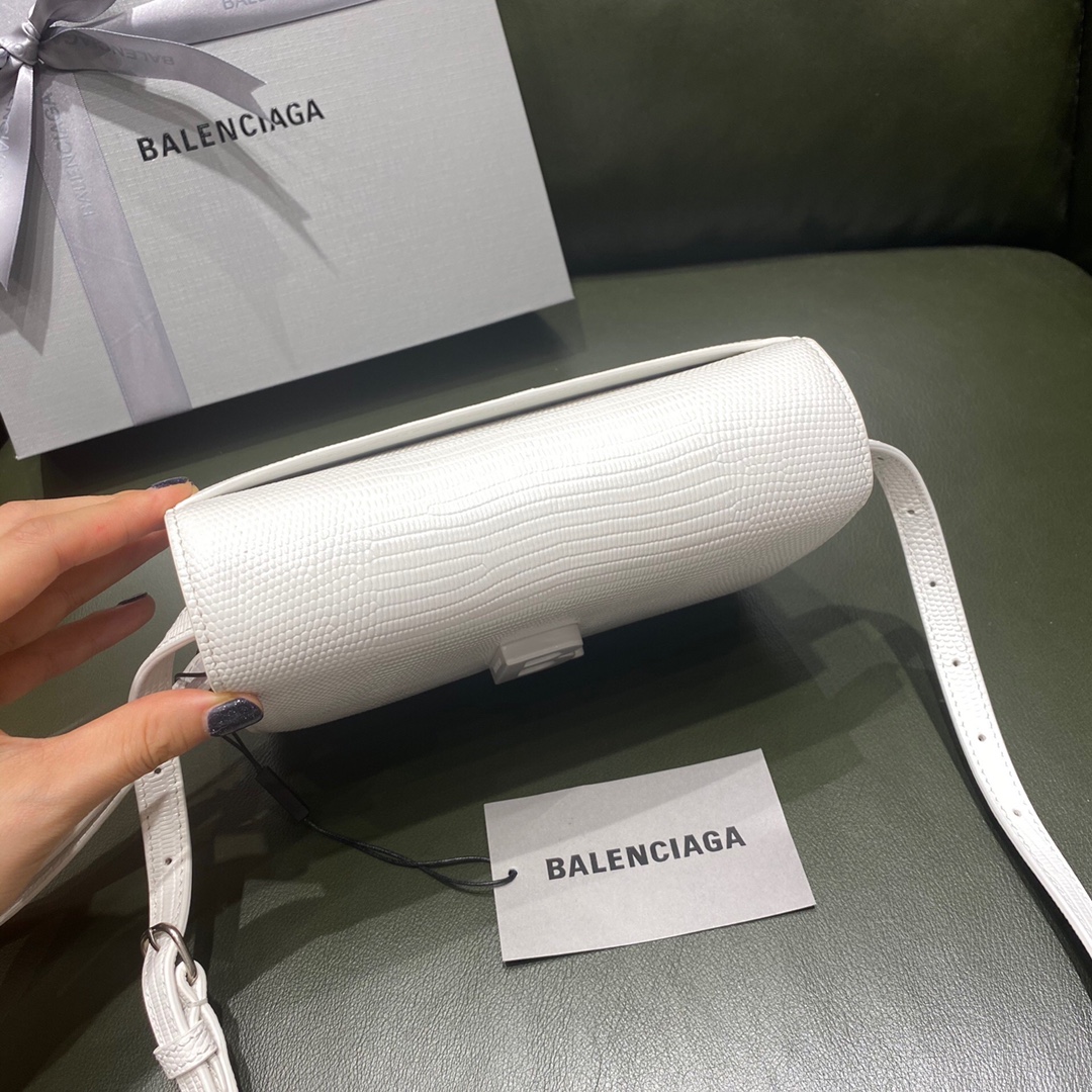 BALENCIAGA 𝘀𝗺𝗮𝗹𝗹 𝗯𝗮𝗴 𝗯𝗮𝗴 Lizard print white with white buckle