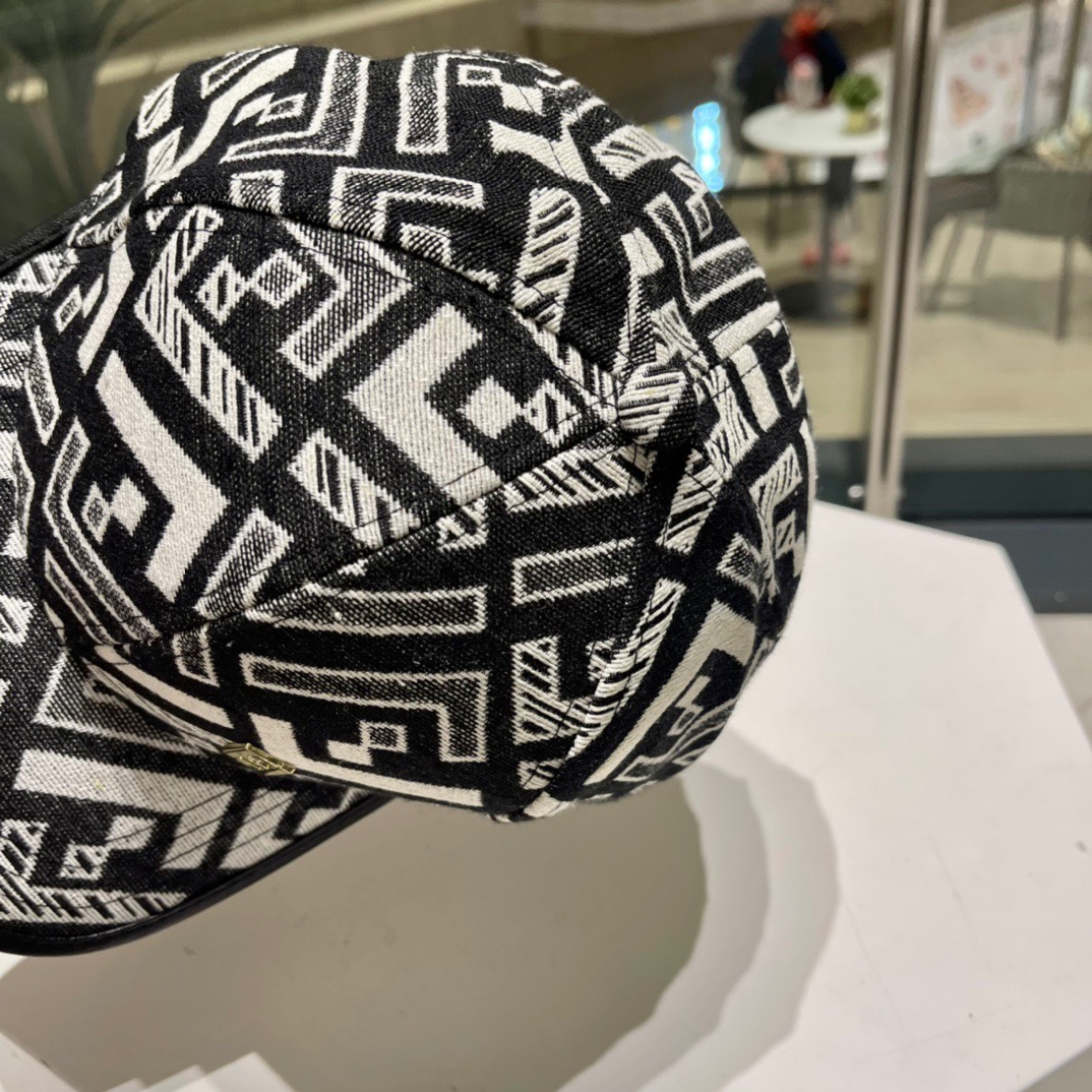 Fendi presbyopia series baseball cap