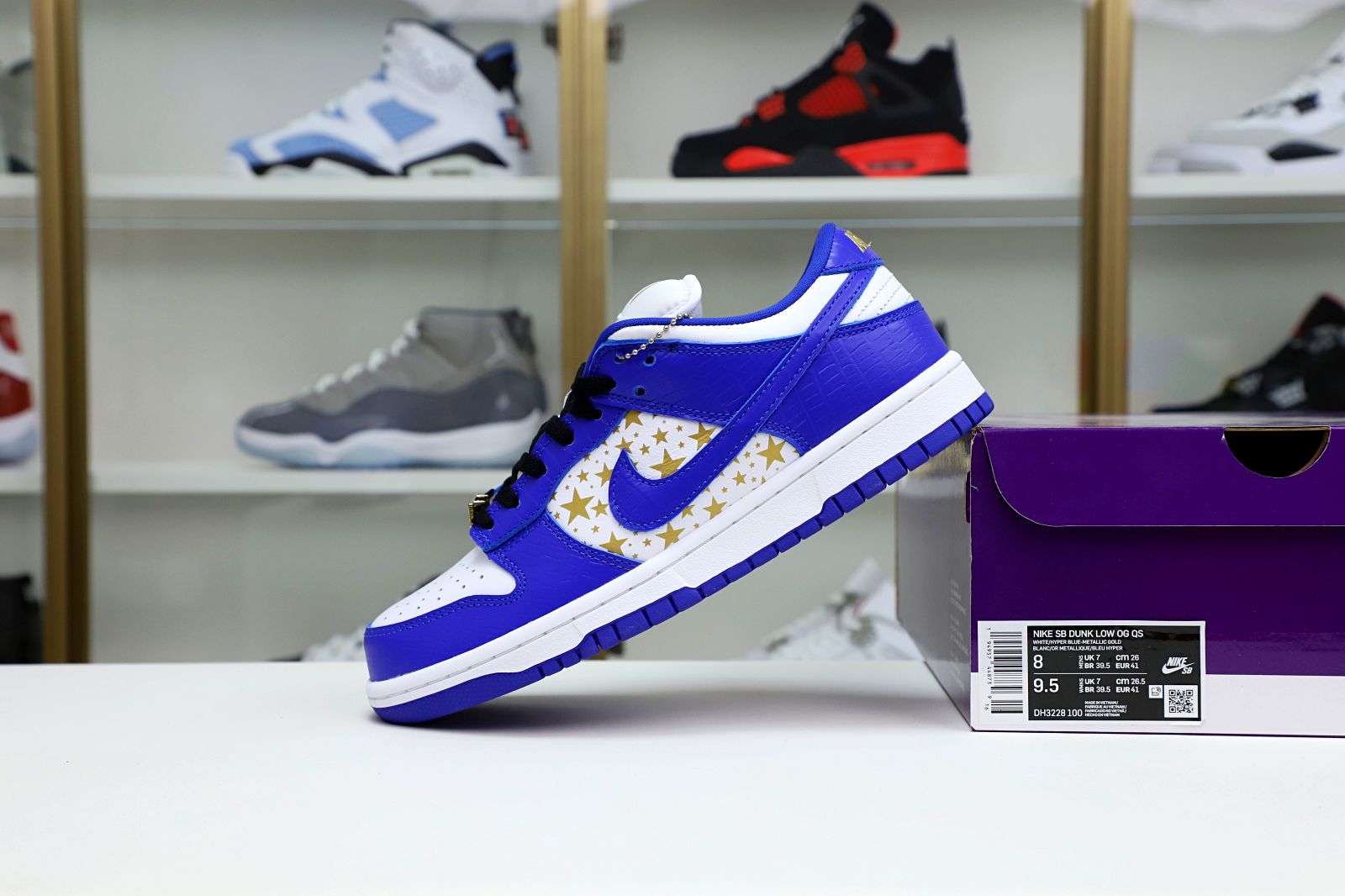 Supreme x Nike SB Dunk Low Hyper Royal