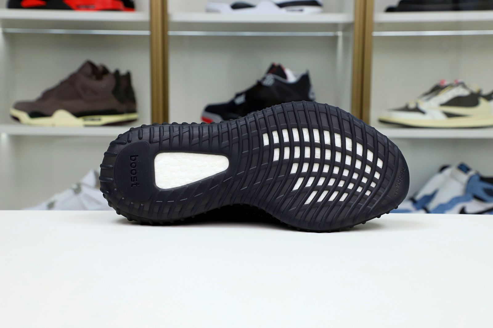 YEEZY BOOST 350 V2 BLACK REFLECTIVE