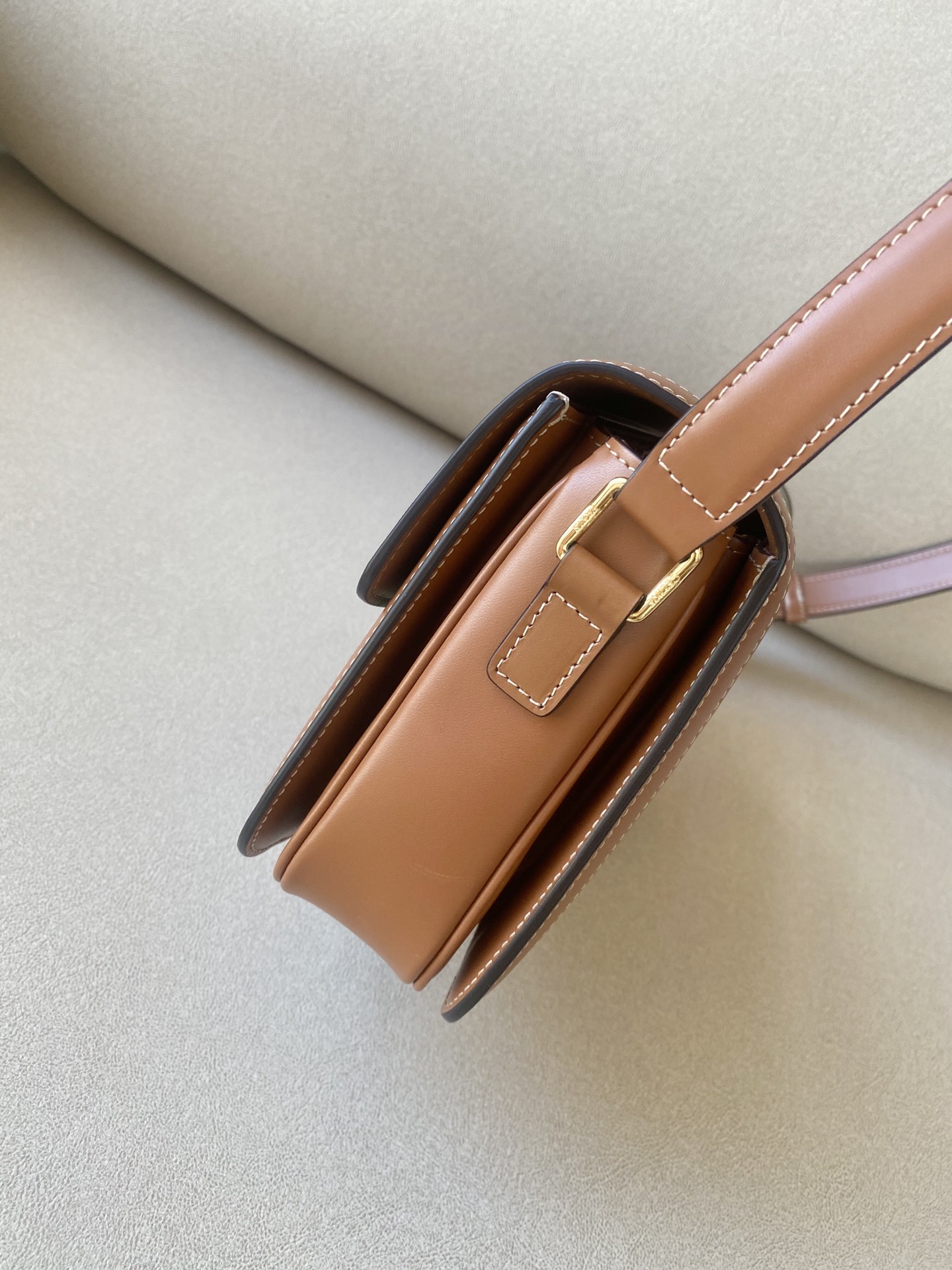 𝐂𝐞𝐥𝐢𝐧𝐞 Triomphe Medium 22.5cm