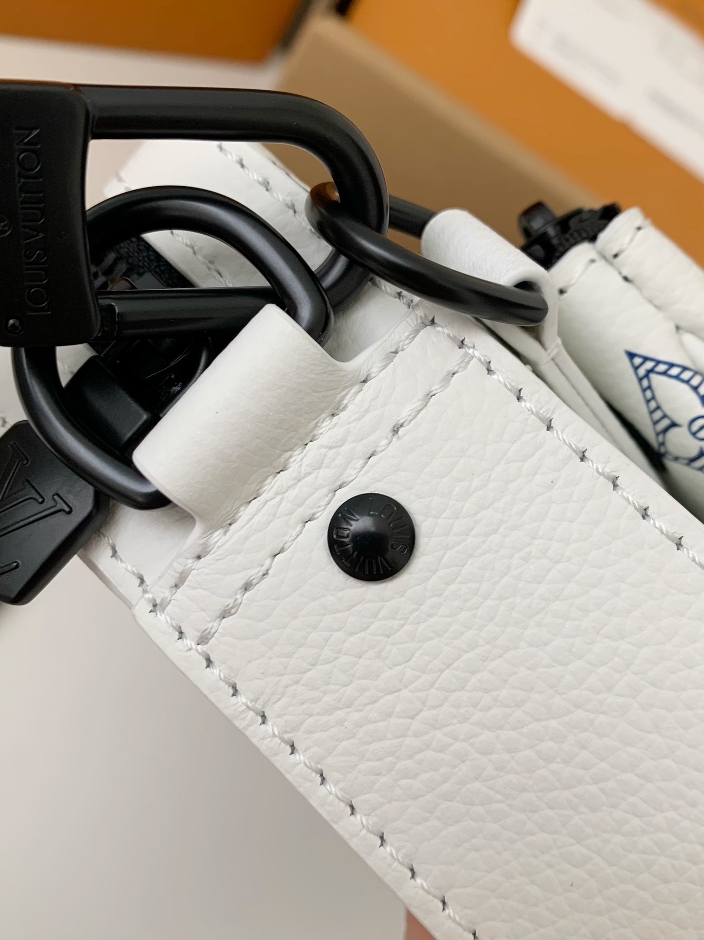 Louis Vuitton The new TRIO Postman Pack M24753 Size： 25*18.5*7cm