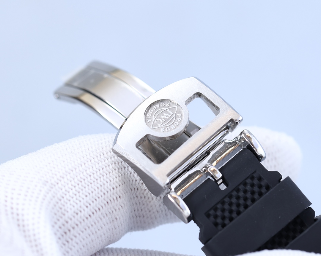 IWC- Portuguese IW390704 with Cal. 89361 chronograph movement Superluminova