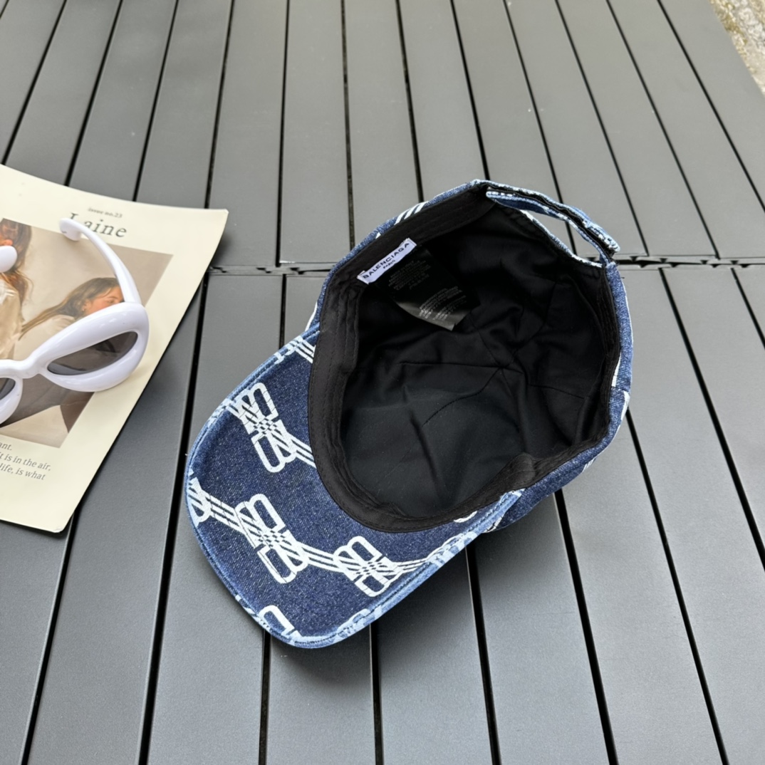 Balenciaga new baseball cap
