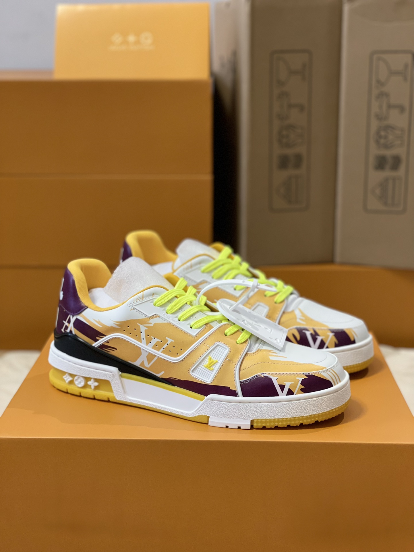 Louis Vuitton Trainer sneakers for couples, style number 1AA373