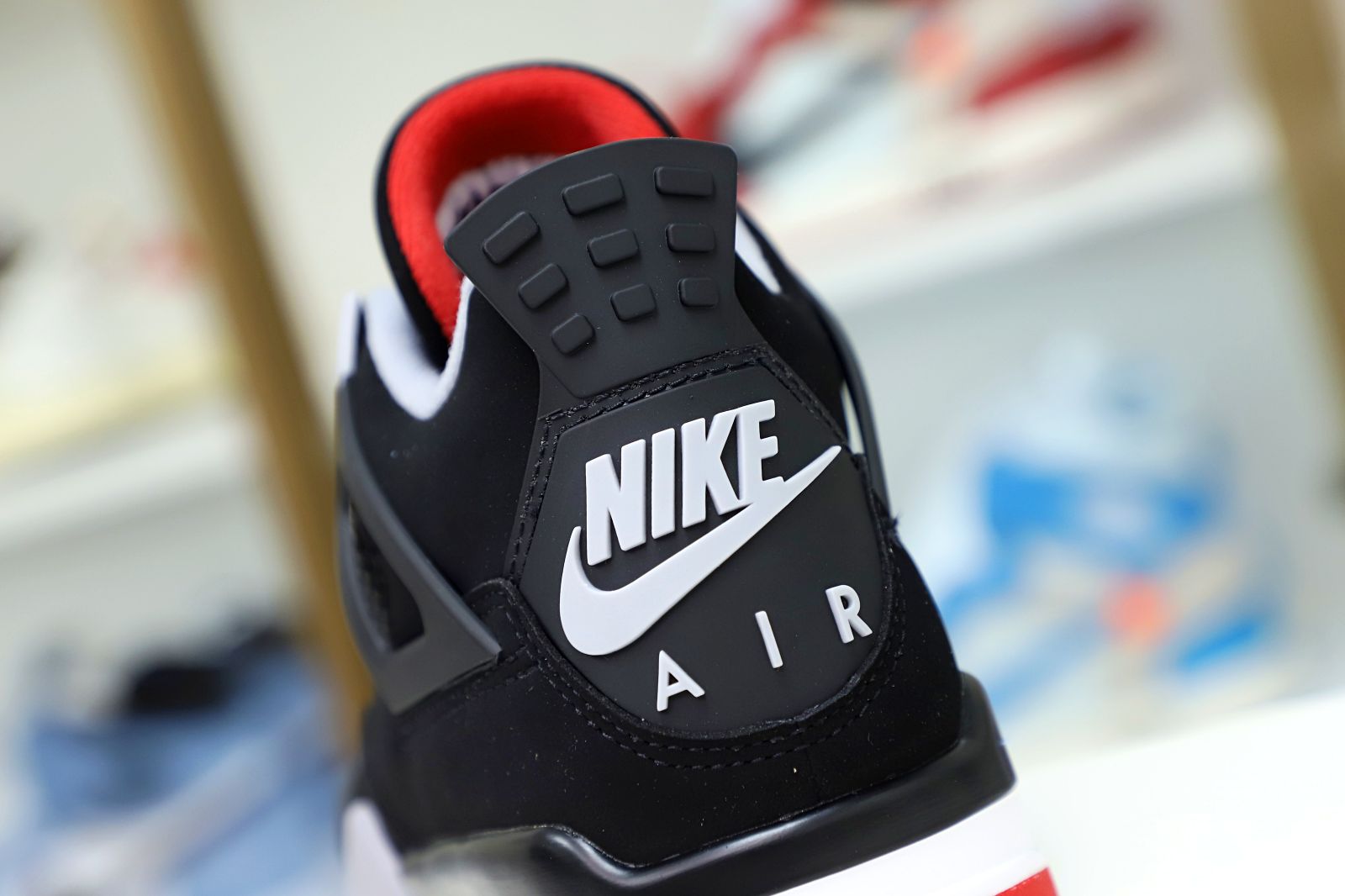 AIR JORDAN 4 RETRO OG BRED 2019