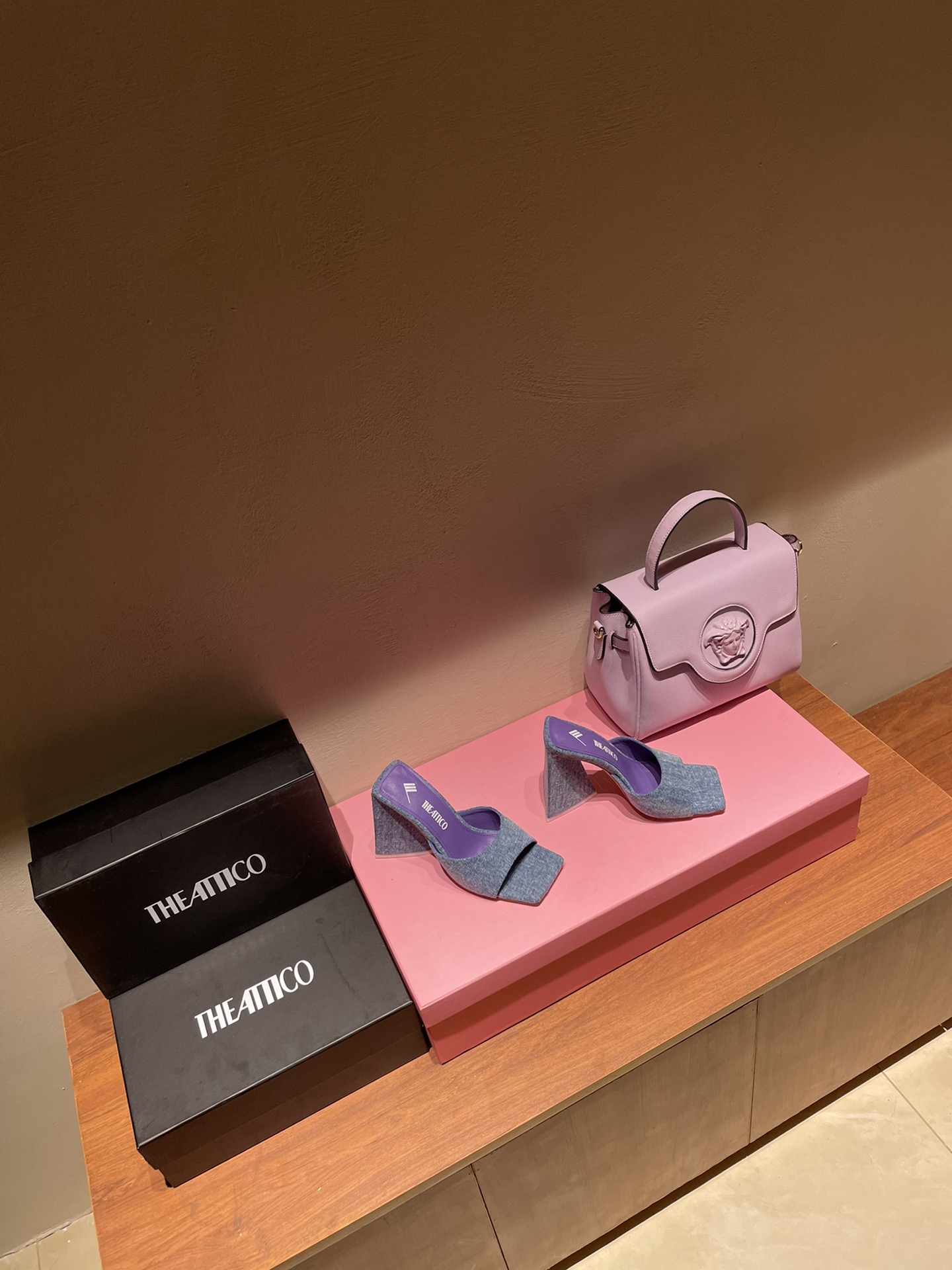 TheAttico | 𝟐𝟎𝟐𝟐𝟐/𝐒𝐒 𝐧𝐞𝐰 Spring/Summer 2021 collection The Attico personality triangle heel high heel sandals