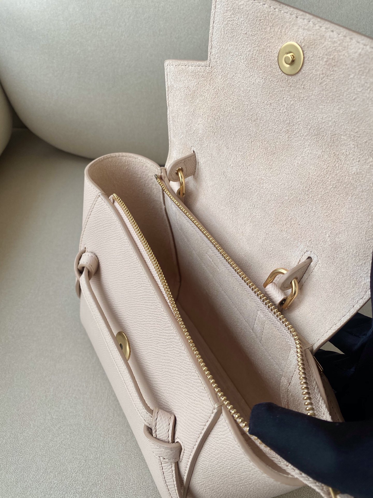 𝐂𝐞𝐥𝐢𝐧𝐞 Belt Bag Catfish Bag Small Grained Calfskin