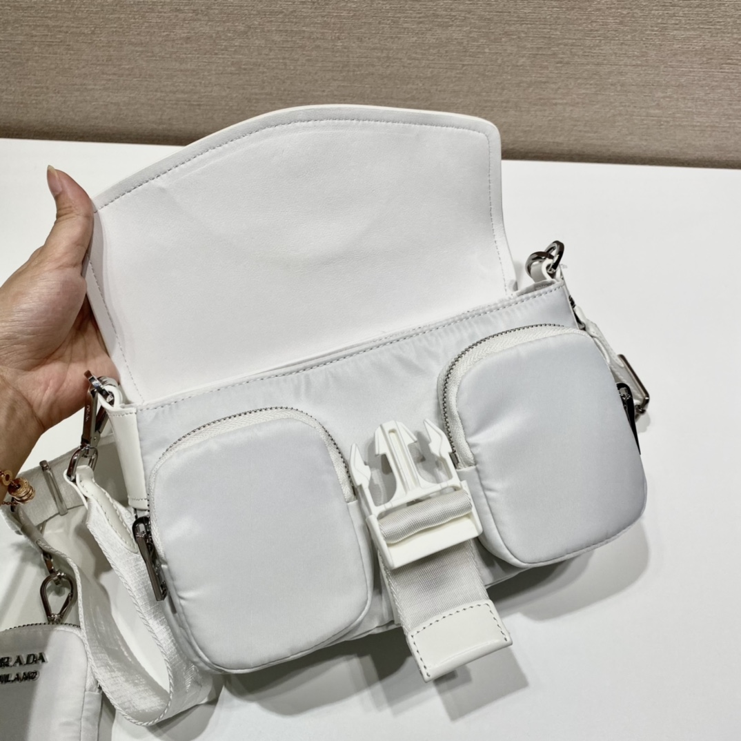 𝐏𝐑𝐀𝐃𝐀 New 1BD295