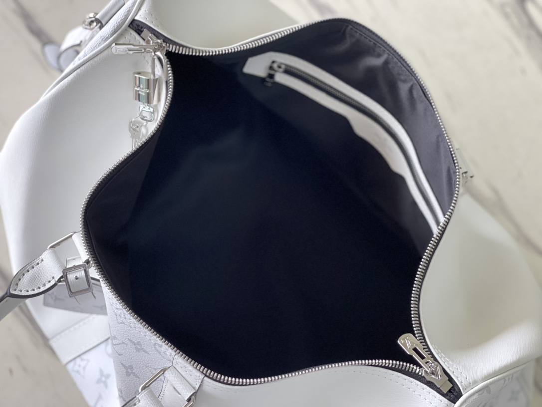 𝐋𝐎𝐔𝐈𝐒 𝐕𝐔𝐈𝐓𝐓𝐎𝐍    M30885