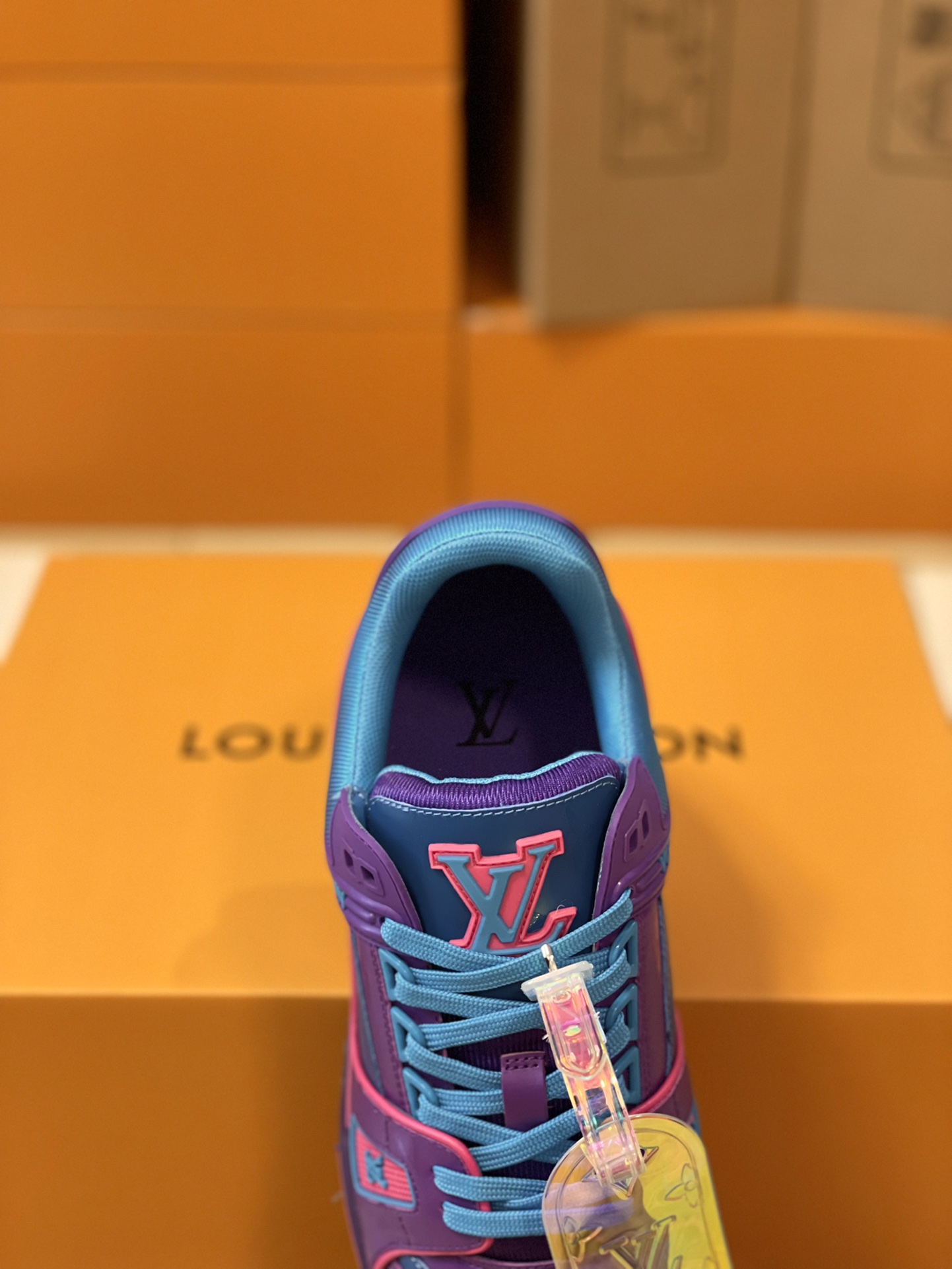 Louis Vuitton couple models LVTRAINER sneakers model number MS0119