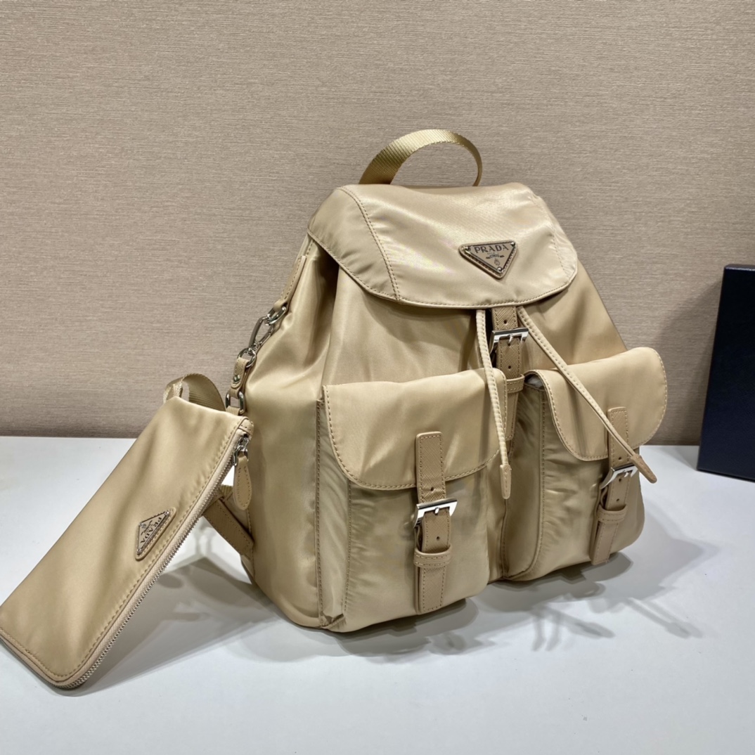 𝐏𝐑𝐀𝐃𝐀 New backpack 1BZ811