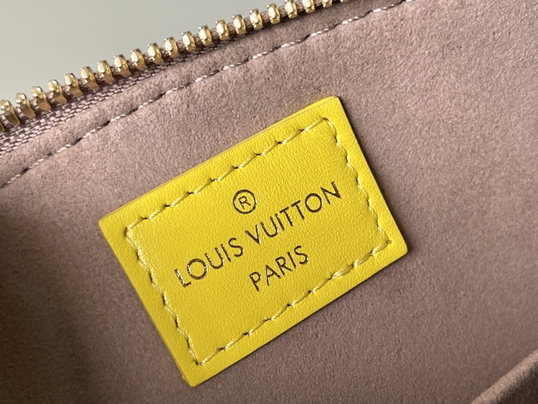 𝐋𝐎𝐔𝐈𝐒 𝐕𝐔𝐈𝐓𝐓𝐎𝐍      M91606