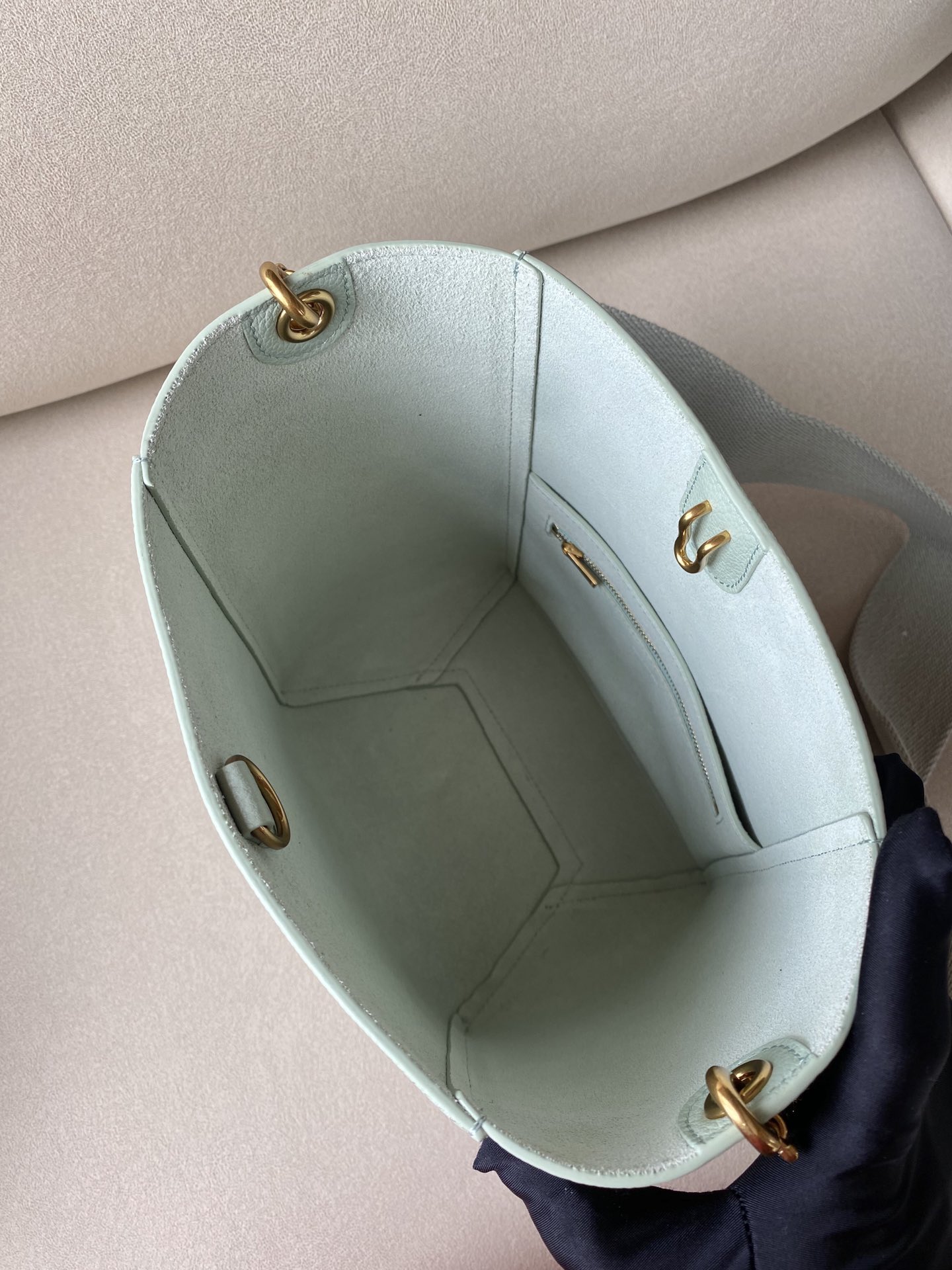 𝐂𝐞𝐥𝐢𝐧𝐞 SANGLE BUCKET Small wide striped fabric bucket bag