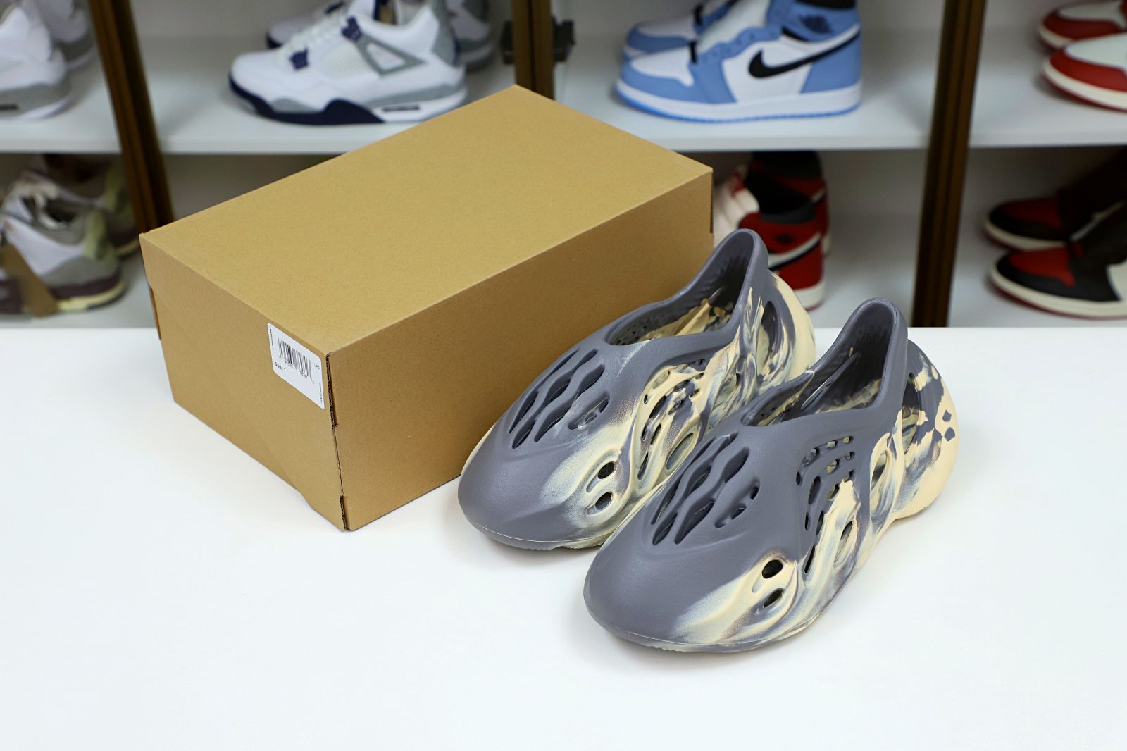 YEEZY FOAM RUNNER MXT MOON GREY