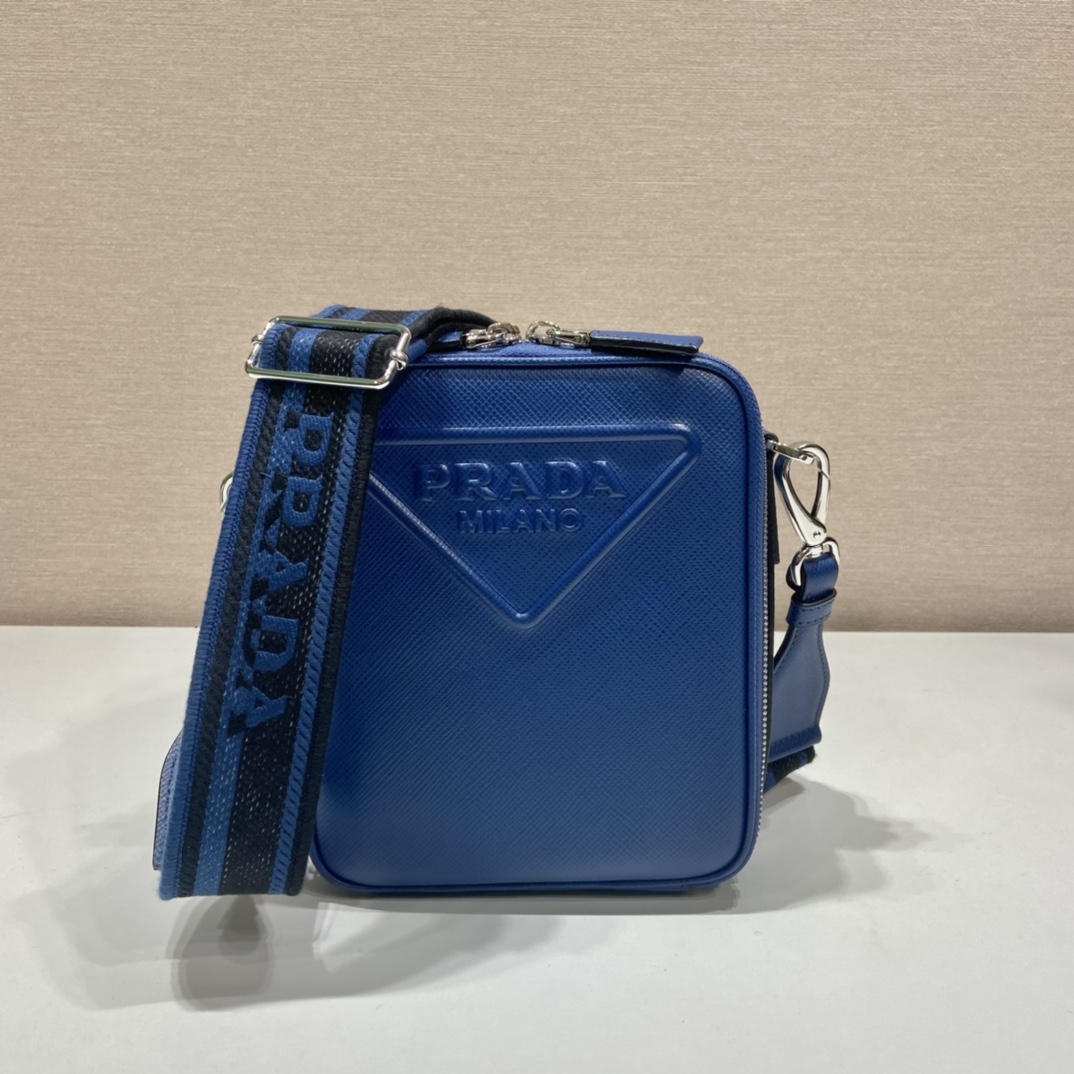 𝐏𝐑𝐀𝐃𝐀 Crossbody bag 2VH154