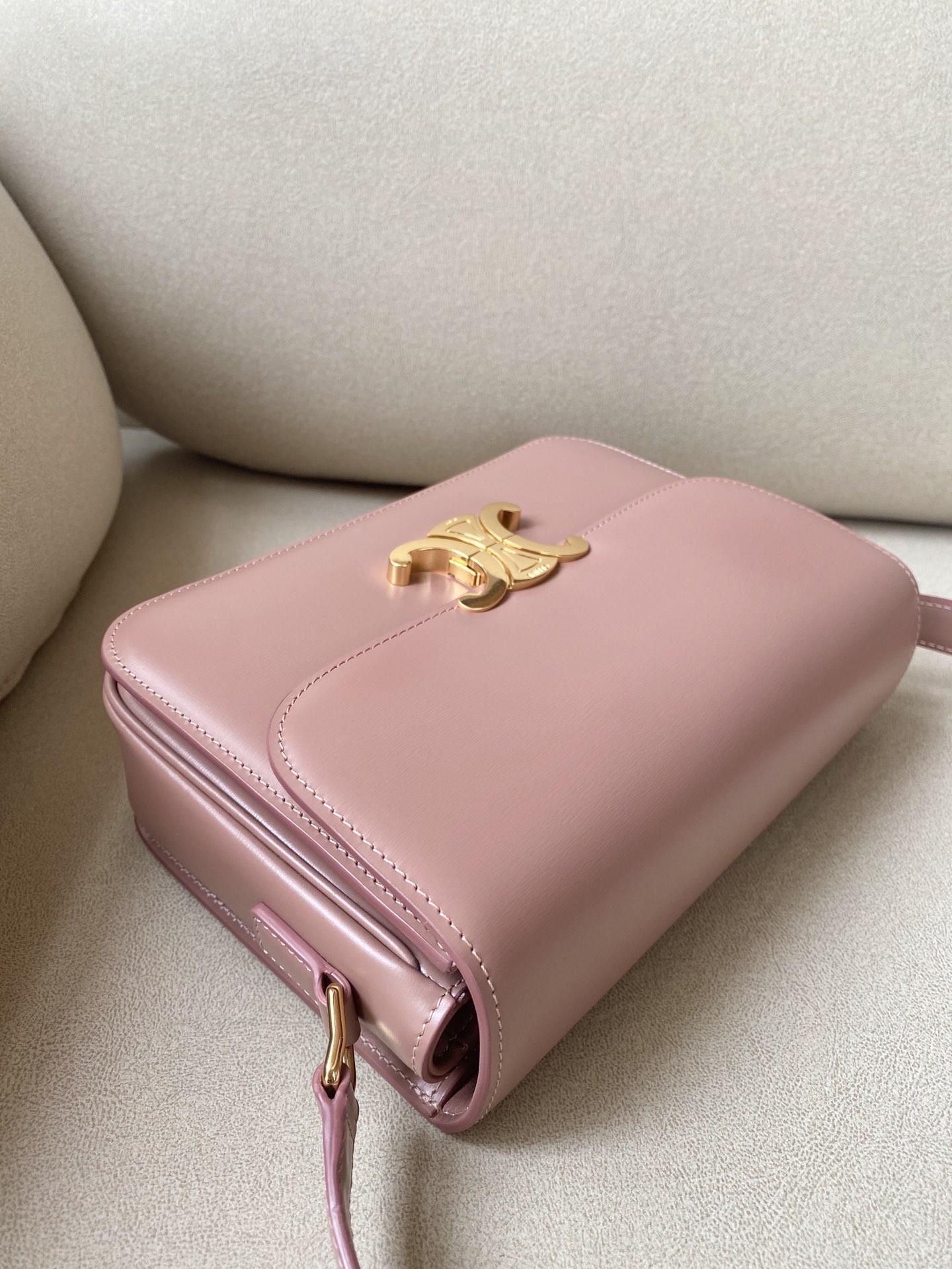 𝐂𝐞𝐥𝐢𝐧𝐞 Triomphe Medium 22.5cm