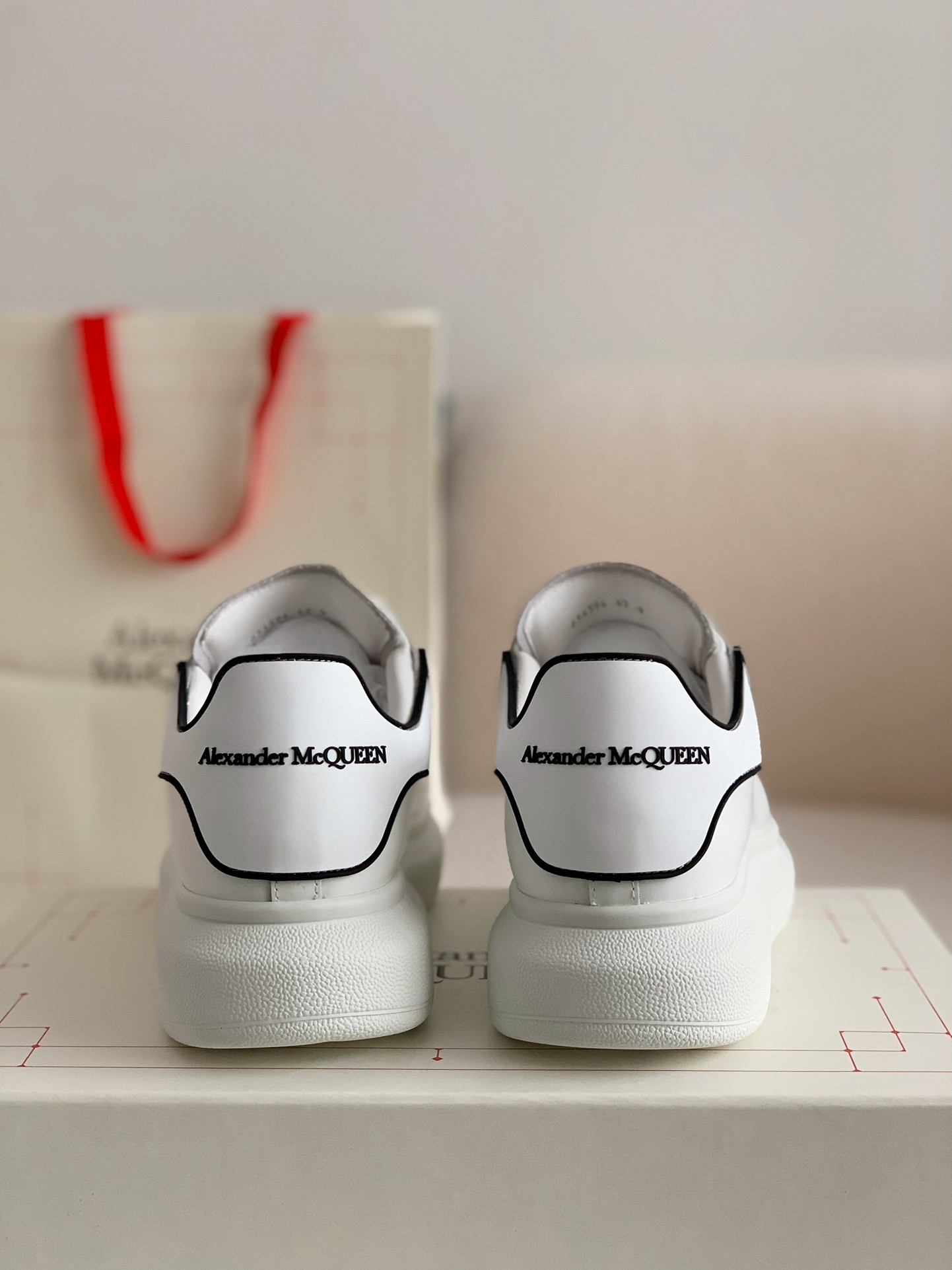 Alexander McQueen MQ white film tail Sneakers