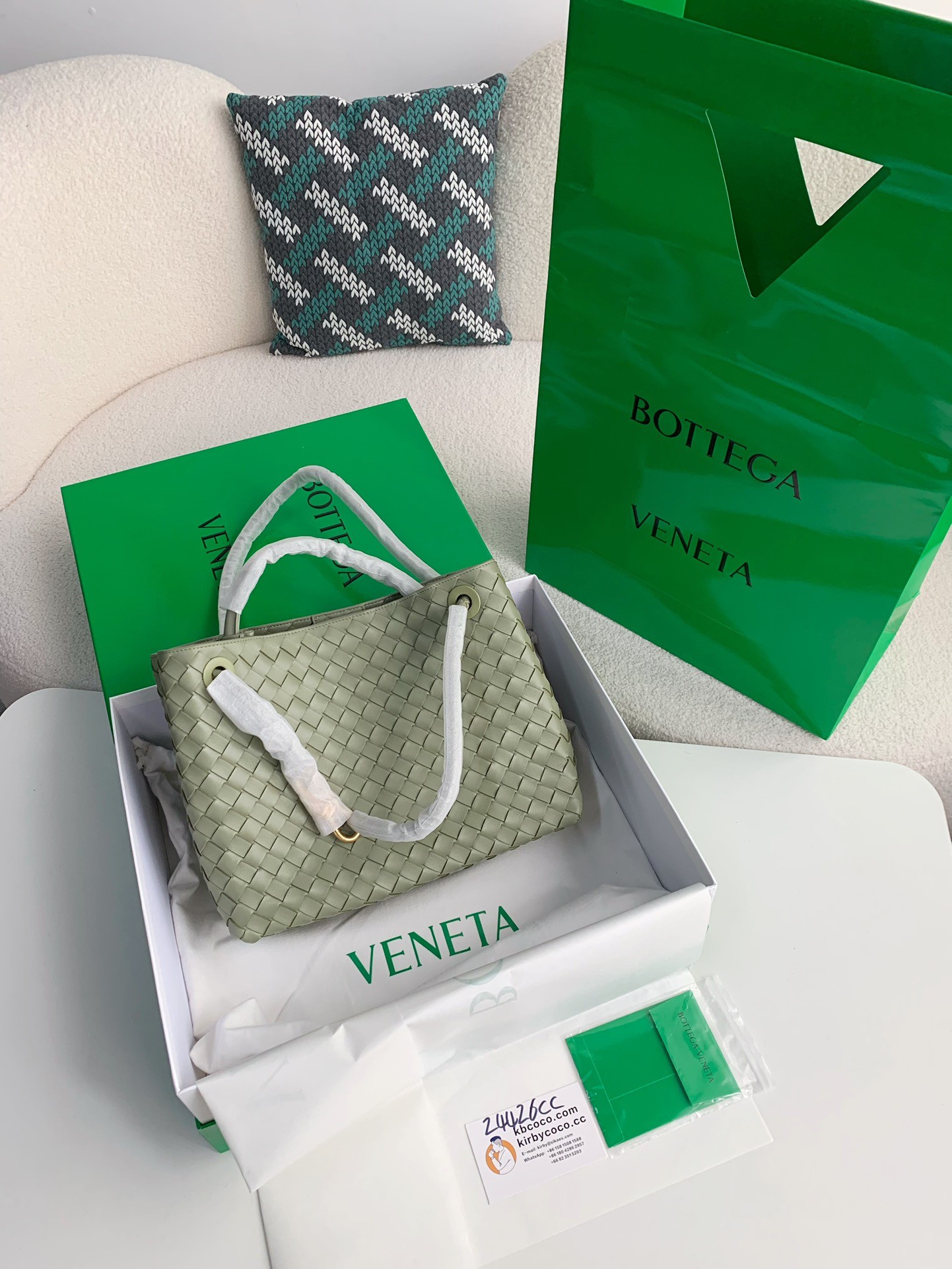 BOTTECA VENETA Knit handbags Size：32*24*12cm