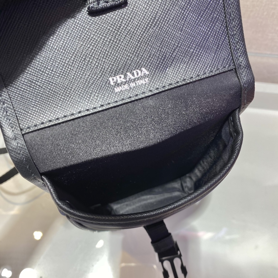 𝐏𝐑𝐀𝐃𝐀𝐀 New cell phone bag