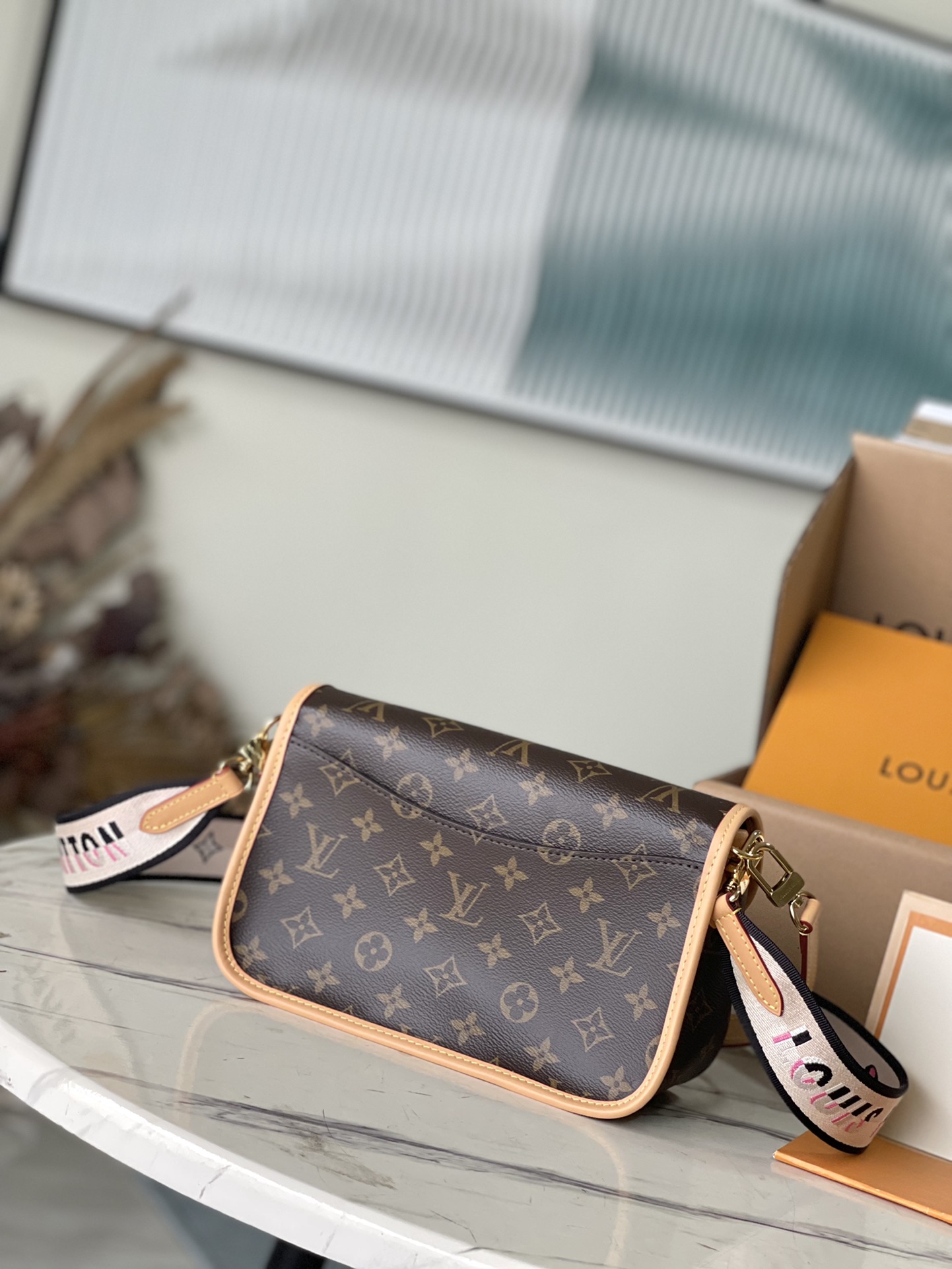 𝐋𝐎𝐔𝐈𝐒 𝐕𝐔𝐈𝐓𝐓𝐎𝐍    M45985