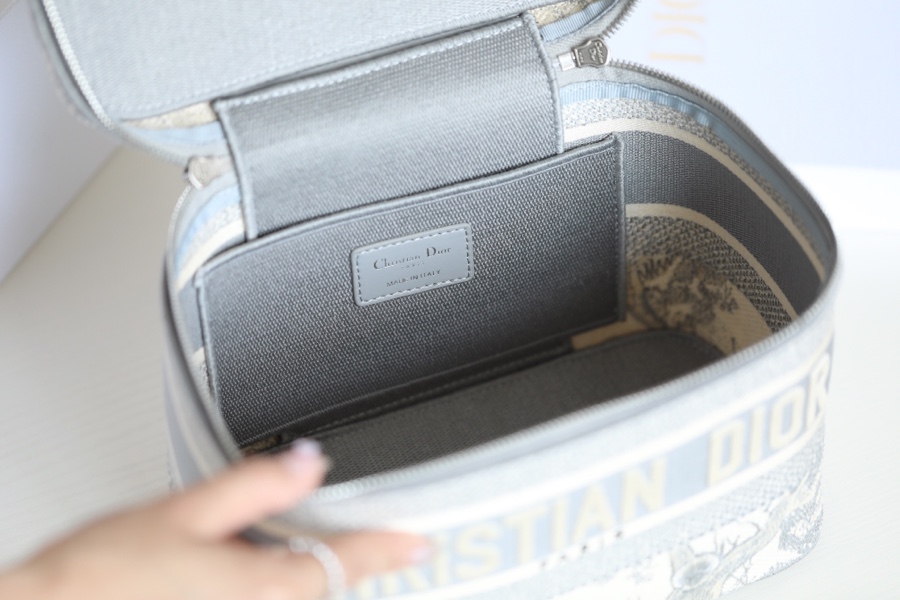 DIOR TRAVEL VANITY Cosmetic Bag