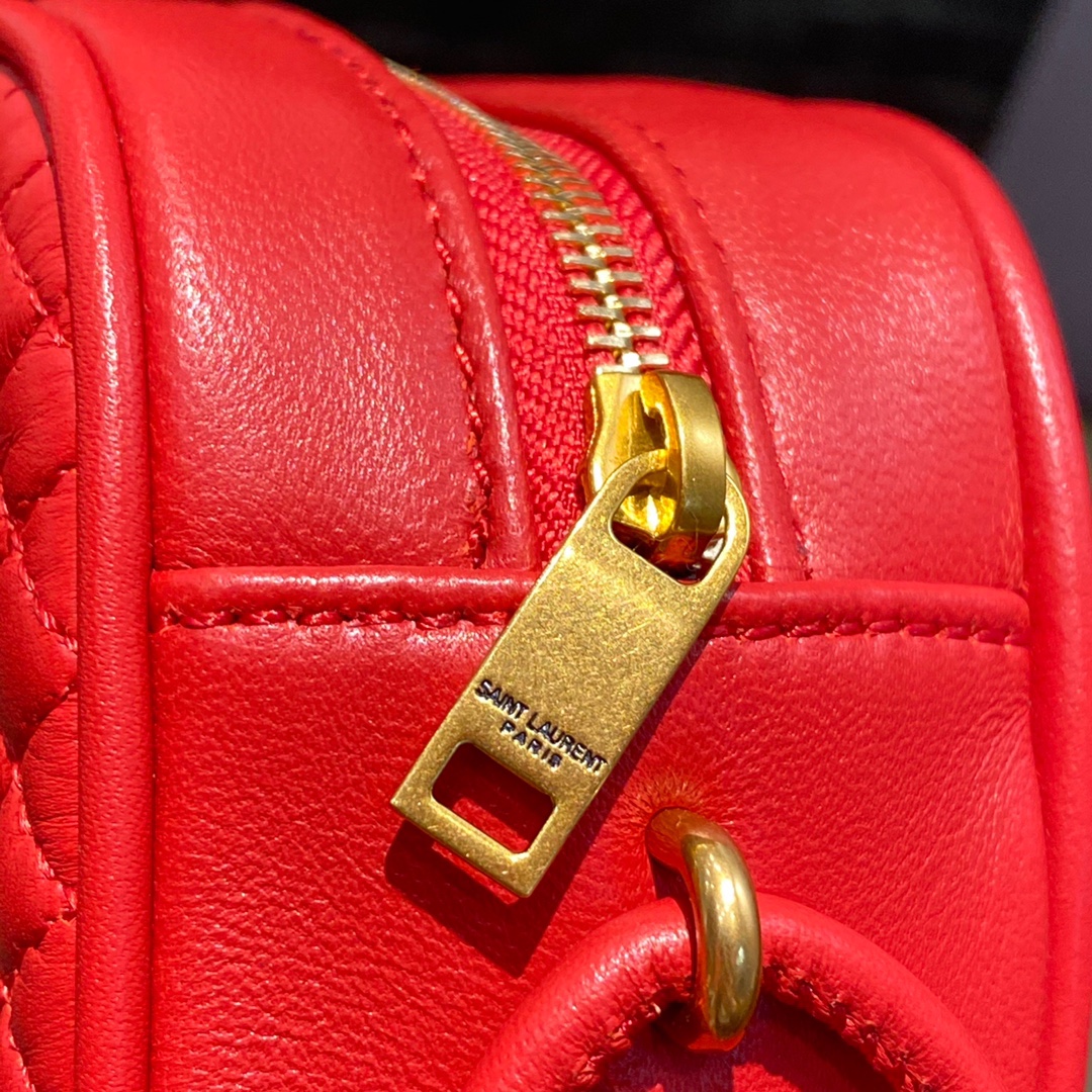 AINT LAURENT 𝙇𝙤𝙪 𝙇𝙤𝙪  #640990.JD