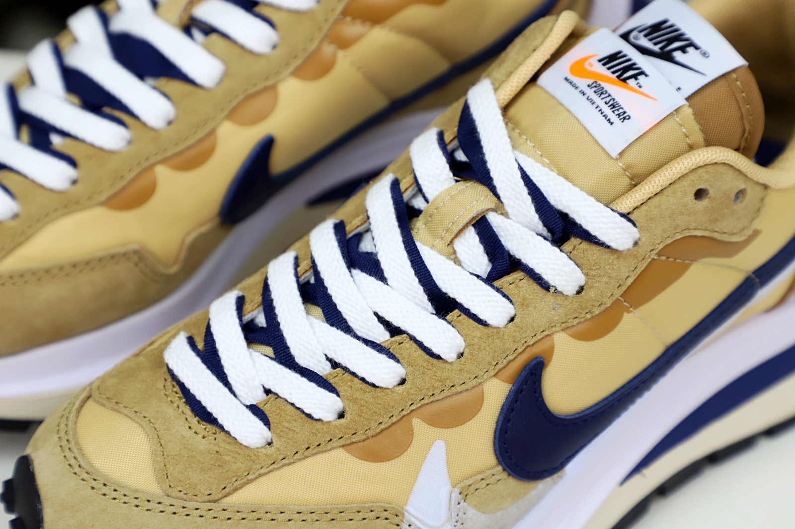 SACAI X VAPORWAFFLE SESAME BLUE VOID DARK IRIS